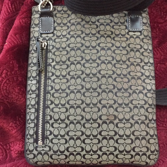 👖Blk/Tan Coach Mini Sig. Bag w long strap👖 - Picture 4 of 6